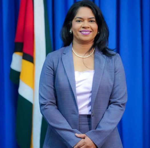 Education Minister Moves to Tackle Teacher Absenteeism