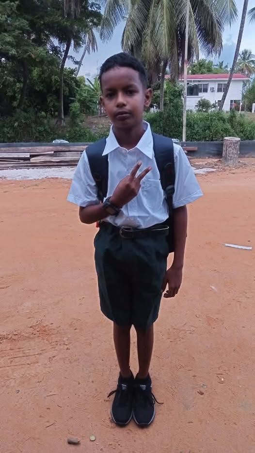 Teen Drowns at Golden Fleece Beach; Police Launch Investigation