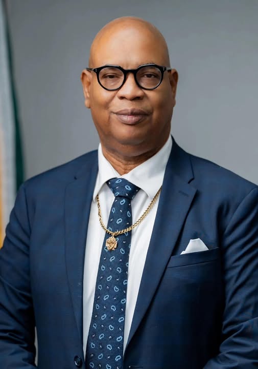 Edghill issues stern one-hour warning over vehicles, garbage blocking community tarmac