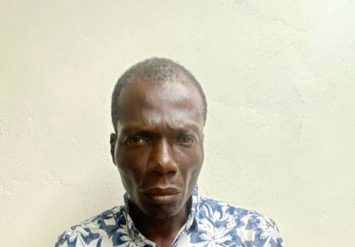 𝑳𝒂𝒃𝒐𝒖𝒓𝒆𝒓 𝑪𝒉𝒂𝒓𝒈𝒆𝒅 𝒘𝒊𝒕𝒉 𝑹𝒐𝒃𝒃𝒆𝒓𝒚 𝑼𝒏𝒅𝒆𝒓 𝑨𝒓𝒎𝒔