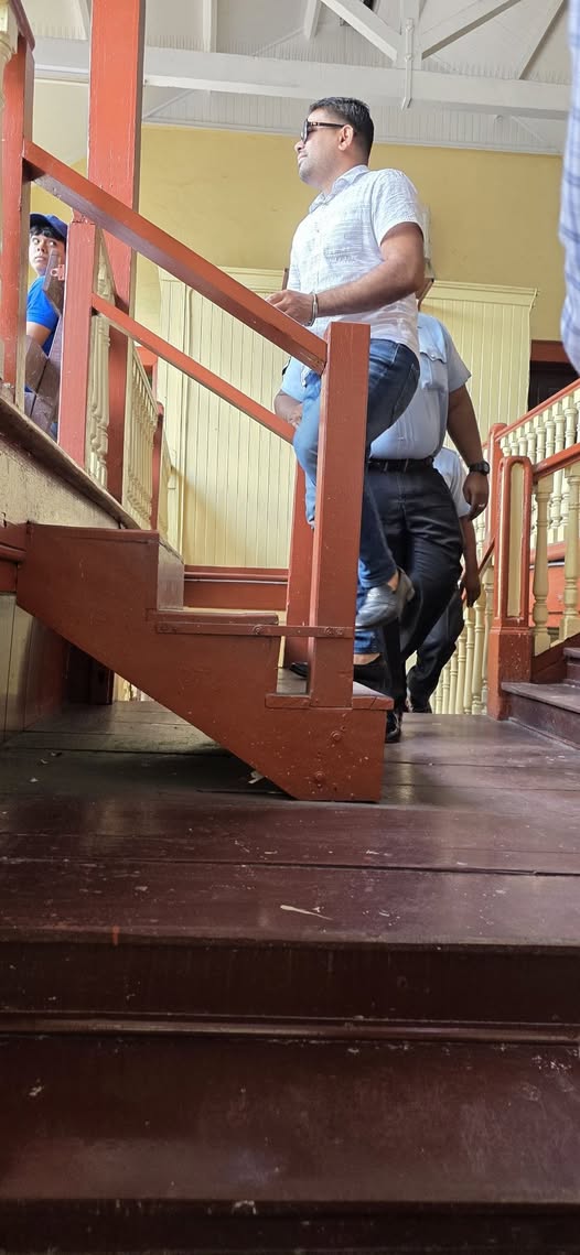 Arrest warrant issued for Azruddin Mohamed after late arrival at court