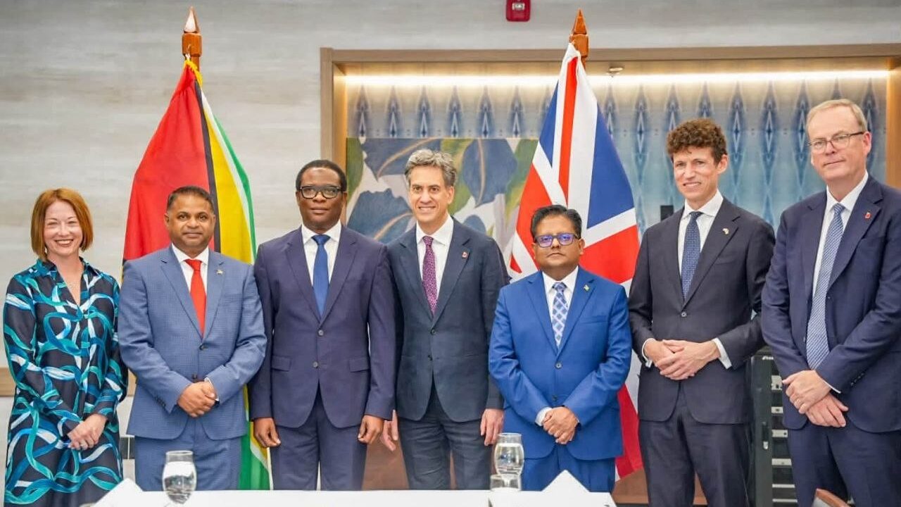 FINANCE MINISTER ASHNI SINGH HOLDS BILATERAL TALKS WITH VISITING UK FOREIGN SECRETARY